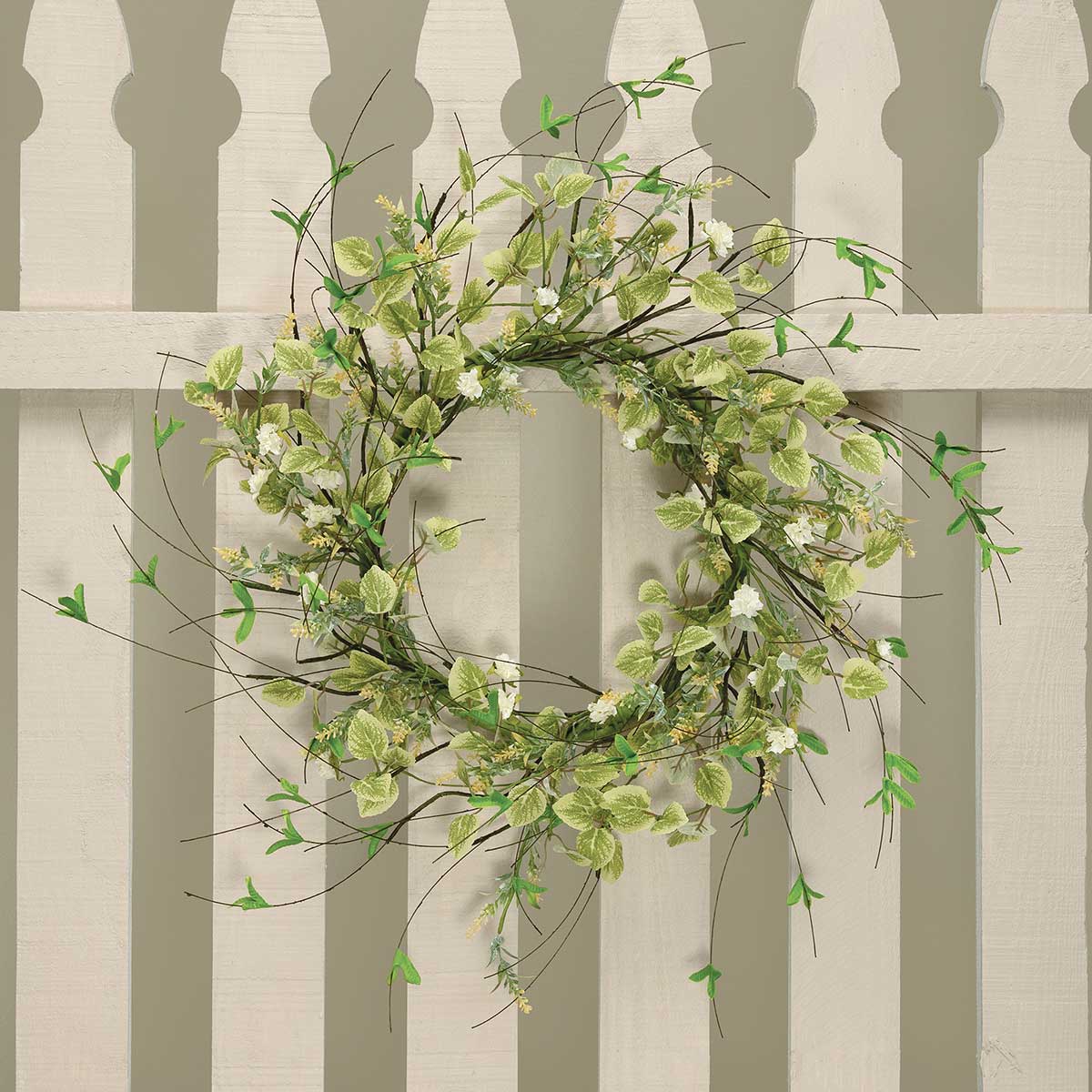 WISPY MIXED LEAF WREATH