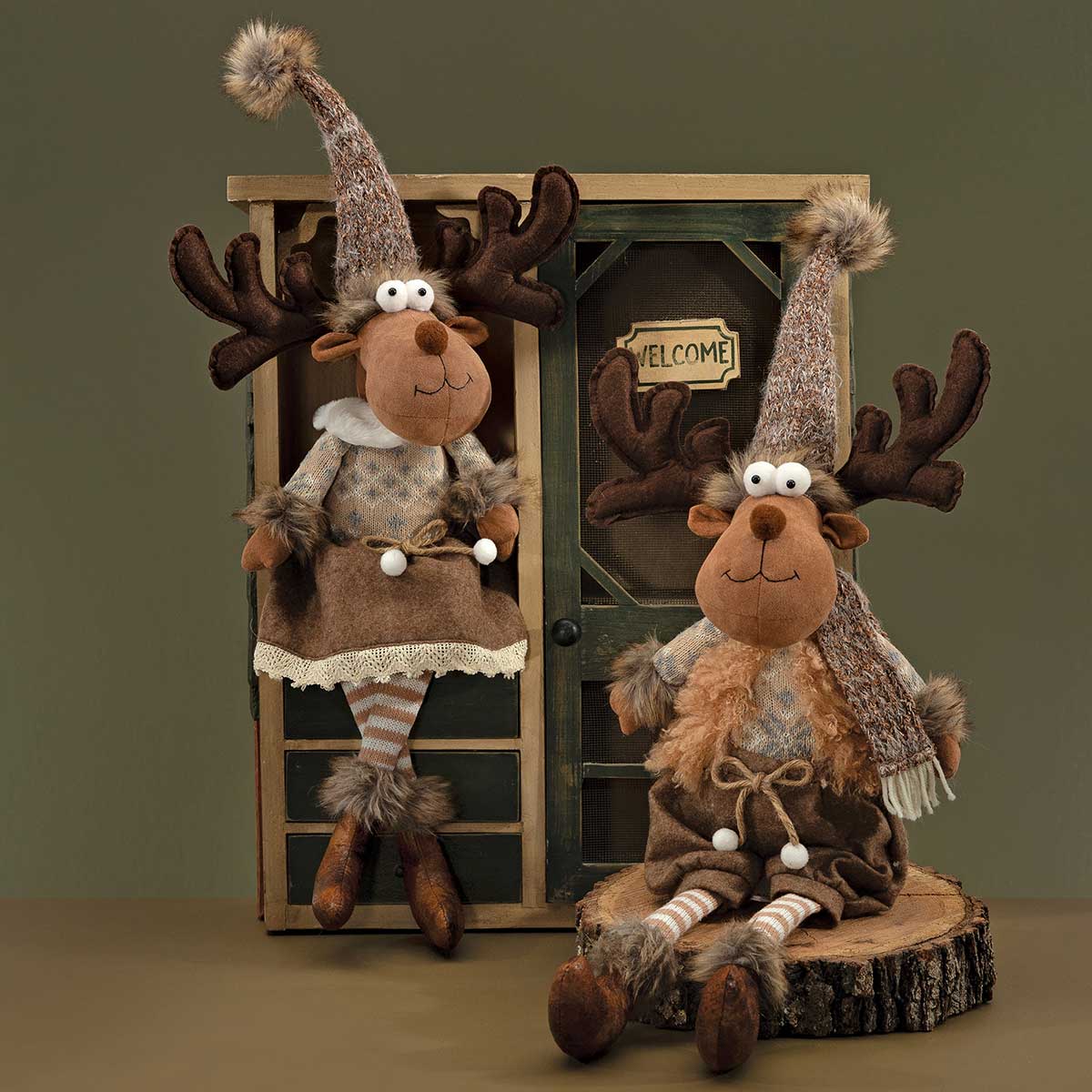 MOLLY AND MACLIN MOOSE COUPLE BROWN/TAN WITH KNIT HAT - Click Image to Close