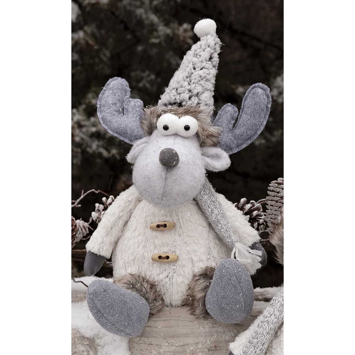 LESLIE SITTING SNOW MOOSE GREY/CREAM WITH SHERPA HAT - Click Image to Close
